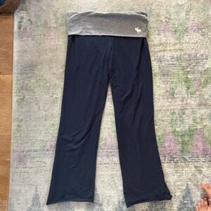 Abercrombie & Fitch low rise fold over flare leggings
